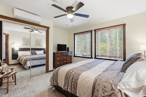 Unclassified image, 4 of 30, button - New Lake Harmony Getaway with 2BR/2BA and Loft, Walk to Big Boulder Lake Club (Lake Harmony)