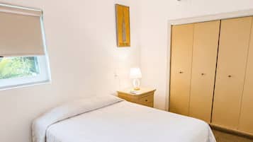 WiFi, bed sheets