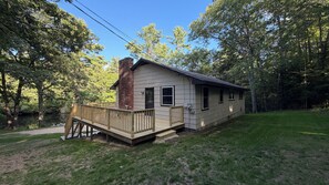 Exterior - Pine and Pond Retreat, Redone 3 bedroom house in Rindge perfect private getaway. (Rindge)