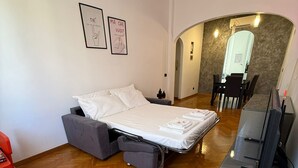 Unclassified image, 2 of 42, button - Vrbo Property (Roma)