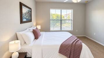 Desk, iron/ironing board, WiFi, bed sheets