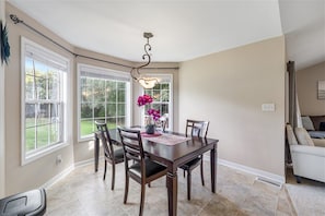 Dining - Homey Burlington Retreat: Hosts up to 6 Guests (Burlington)