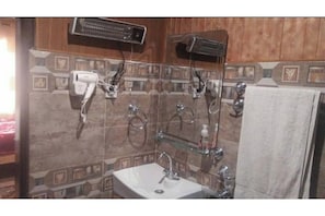Unclassified image, 3 of 14, button - The Metropolitan Hotel (Ghizer)