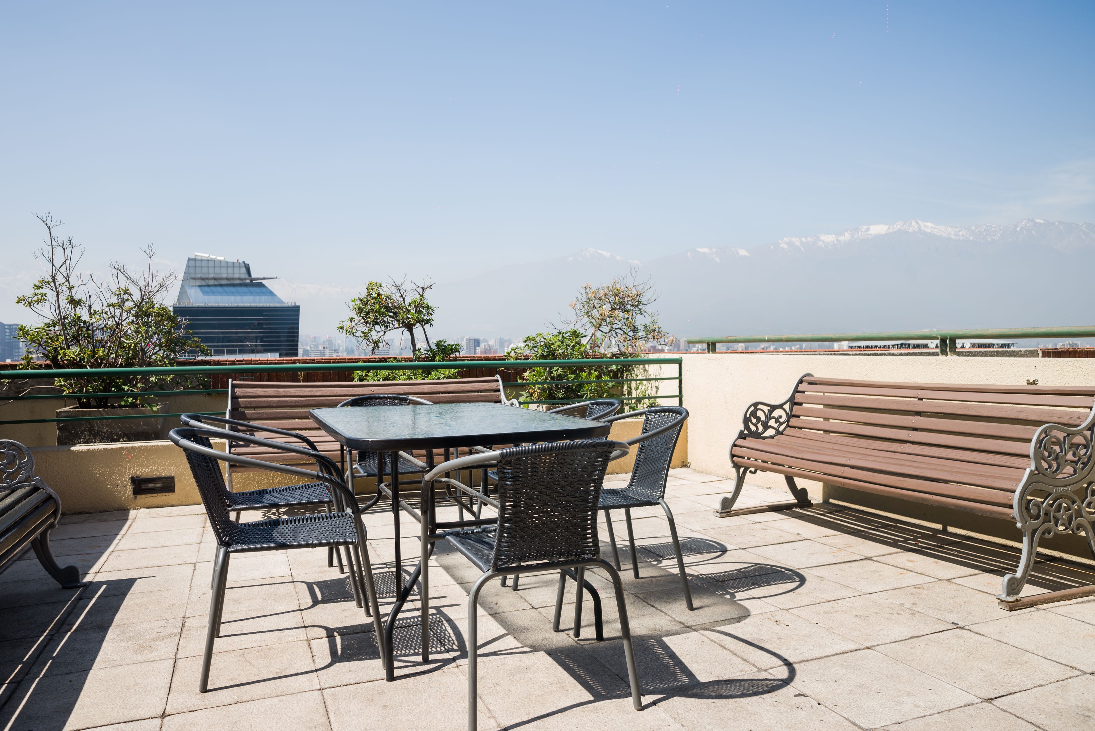 Appartement, balkon, uitzicht op de binnenplaats | Buiten dineren