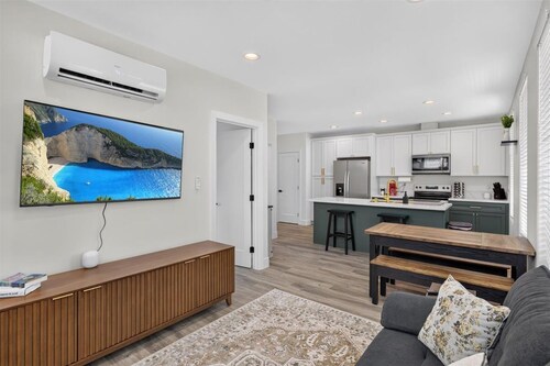 Luxury New Construction 1BR/1BA Near UC Davis Medical Center and Shriners