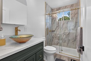 Bathroom - Luxury New Construction 1BR/1BA Near UC Davis Medical Center and Shriners (Sacramento)