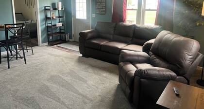 Quiet and cozy getaway in Kirkwood, IL