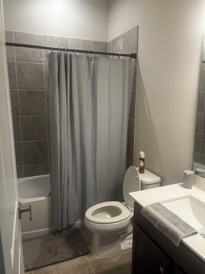 Unclassified image, 4 of 11, button - 1 room with shared bathroom in lovely Lady Lake.  A home away from home (Lady Lake)