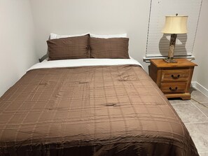 Unclassified image, 3 of 11, button - 1 room with shared bathroom in lovely Lady Lake.  A home away from home (Lady Lake)