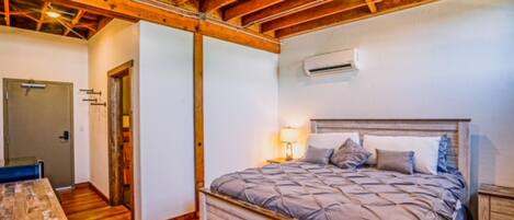 WiFi, bed sheets