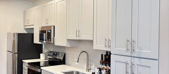 Luxury Downtown Knoxville Studio + Walk to Market Square & Gay St + Free Parking
