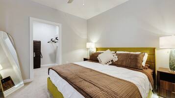 1 bedroom, iron/ironing board, internet, bed sheets