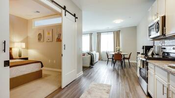 1 bedroom, iron/ironing board, internet, bed sheets