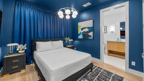 Room - Luxury Townhome with Private Pool, Hot Tub, and Sauna (Dallas)