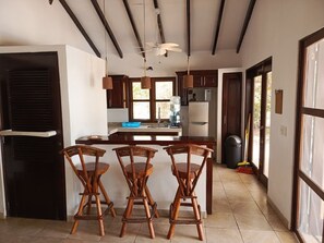 Coffee/tea maker, fridge, microwave, oven - Casa Amarilla & Pool at Playa Tesoro (Salinas Grandes)