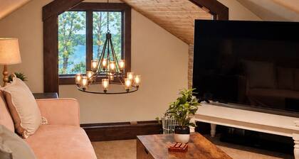 Lakefront Retreat on Greers Ferry Lake with EV Charger