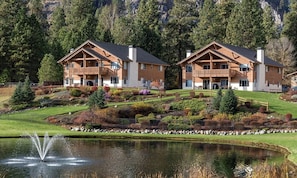 Exterior - Spacious  2-bedroom condo with AC and fireplace in beautiful Leavenworth (Leavenworth)