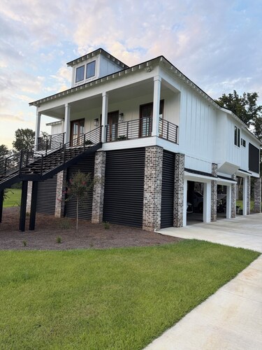Masters Rental Gated Riverfront Home w/ elevator 25 minutes from Course