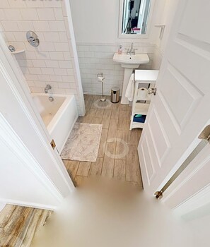 Unclassified image, 4 of 48, button - Who Said You Can Never Go Home Again!  50% OFF MONTHLY STAYS! Sleeps 8! #Ellwood (Ellwood City)