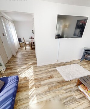 Unclassified image, 5 of 48, button - Who Said You Can Never Go Home Again!  50% OFF MONTHLY STAYS! Sleeps 8! #Ellwood (Ellwood City)