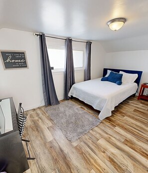 Unclassified image, 2 of 48, button - Who Said You Can Never Go Home Again!  50% OFF MONTHLY STAYS! Sleeps 8! #Ellwood (Ellwood City)