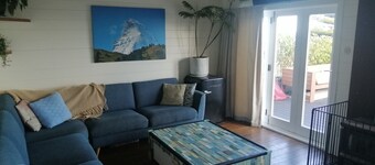 Cute 3-bed home with ocean views at Kai Iwi Beach
