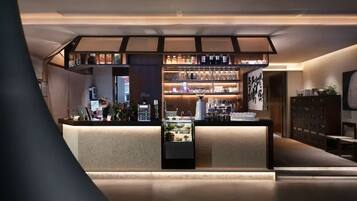 Bar (trong khuôn viên)