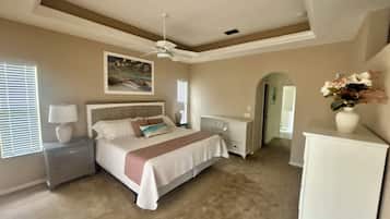 3 bedrooms, desk, iron/ironing board, WiFi (free)