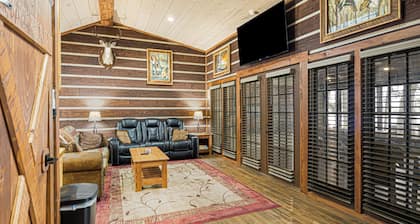 Peaceful Caddo Lake Waterfront Retreat
