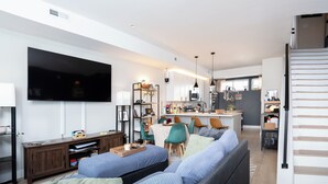Living area - Quiet Modern Townhome with Rooftop Deck and 10 minutes from downtown (Denver)