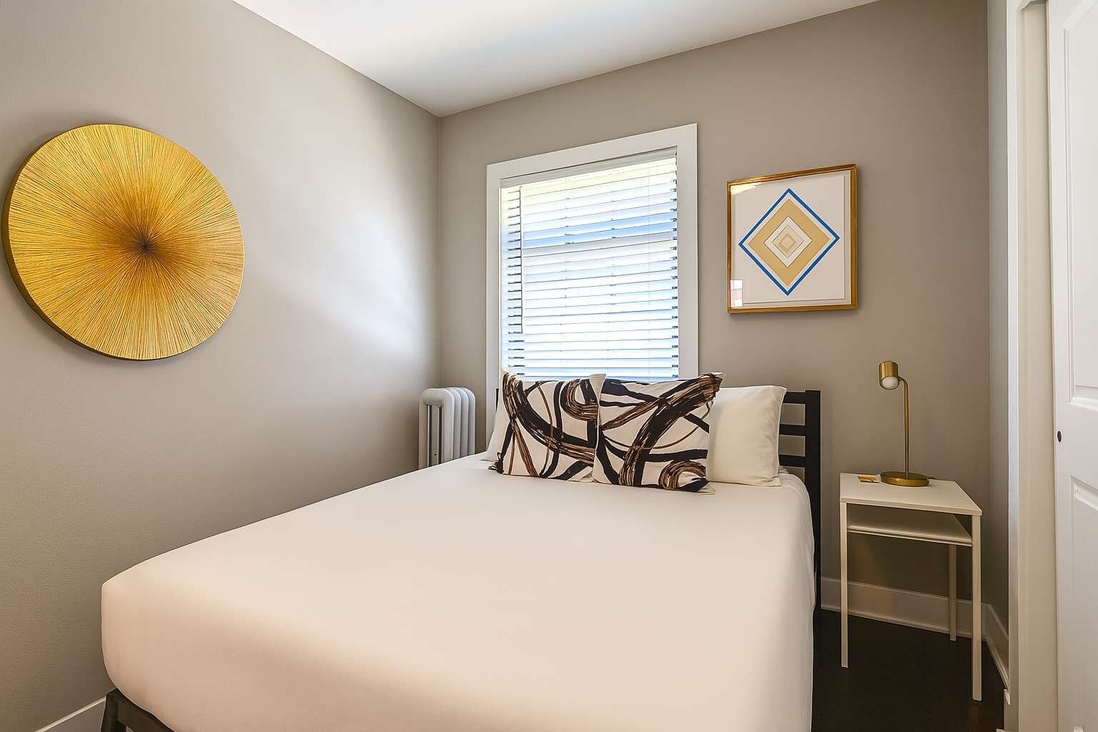 Iron/ironing board, travel cot, WiFi, bed sheets