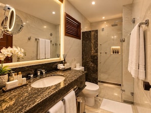 Deluxe Studio Suite, Balcony | Bathroom - Pizzato hotel praia  (Natal)