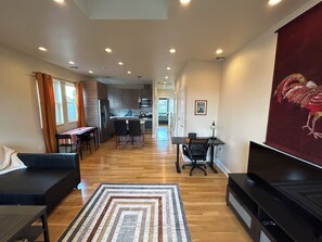 Unclassified image, 4 of 8, button - Bright cool 1-bedroom apartment with Parking and AC in Jersey City (Jersey City)