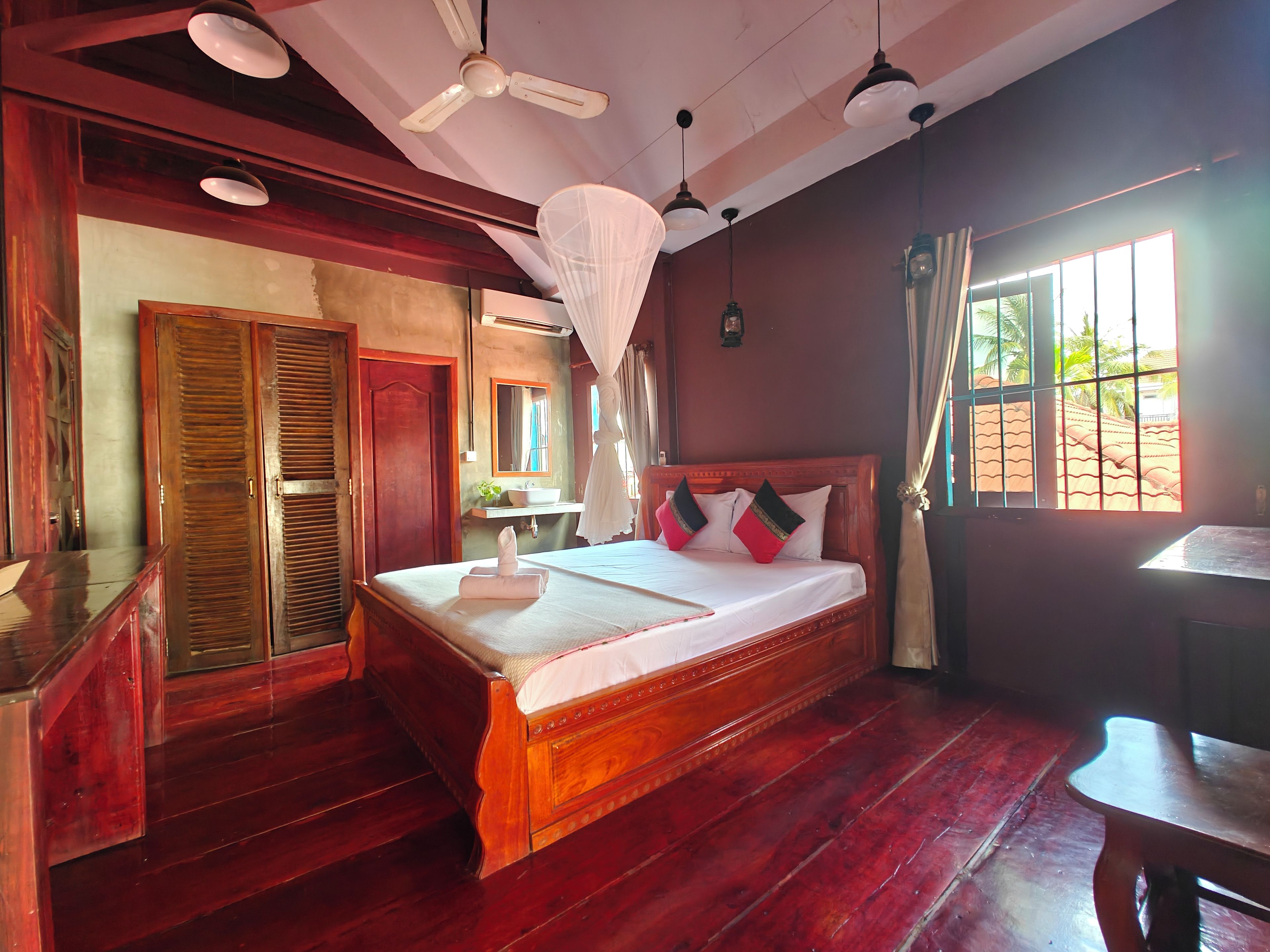 Deluxe Double or Twin Room, Balcony, Park View | Desk, WiFi (free)