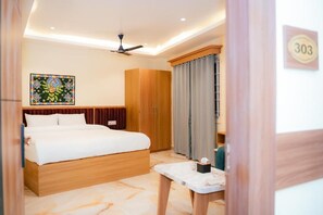 Desk, laptop workspace, iron/ironing board (on request), free WiFi - Hotel Skyline (Janakpur)