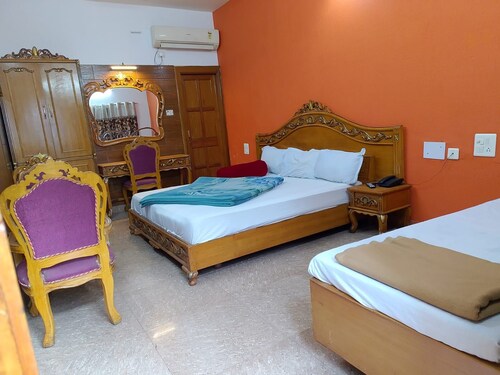 HOTEL SHIV VISHRAM