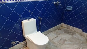 Deluxe Room | Bathroom - HOTEL SHIV VISHRAM (Haridwar)