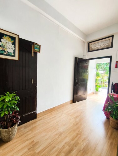 Vandara Oasis | King Size Bed AC Room