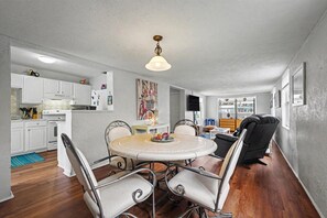 Unclassified image, 3 of 44, button - Ormond Beach House Near the Shore (Ormond Beach)