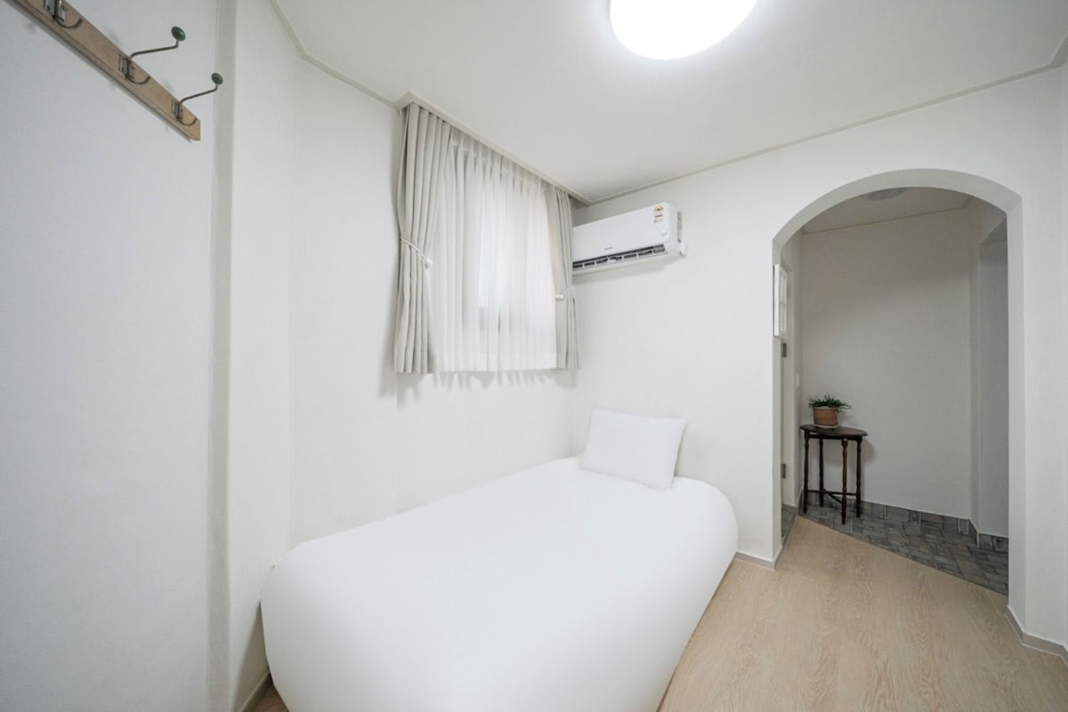 Single Business Room (No Parking) | Truy cập Internet không dây miễn phí