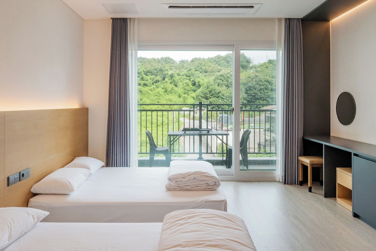 Basic Room, 1 Bedroom (Deluxe Ondol 2 (Random Assignment))