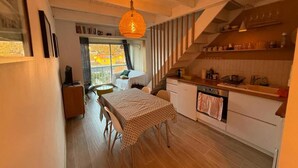 Unclassified image, 4 of 8, button - Vrbo Property (Saint-Mandrier-sur-Mer)
