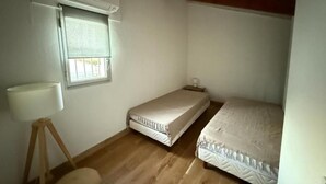 Unclassified image, 3 of 8, button - Vrbo Property (Saint-Mandrier-sur-Mer)