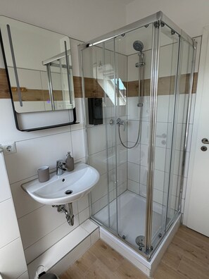 Unclassified image, 4 of 11, button - Vrbo Property (Oberhausen)
