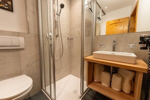 Unclassified image, 3 of 6, button - Vrbo Property (Ladis)
