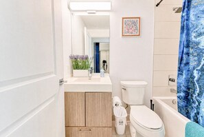 Bathroom - StayToronto -  Urban Serenity 1BR Suite - Downtown (Toronto)