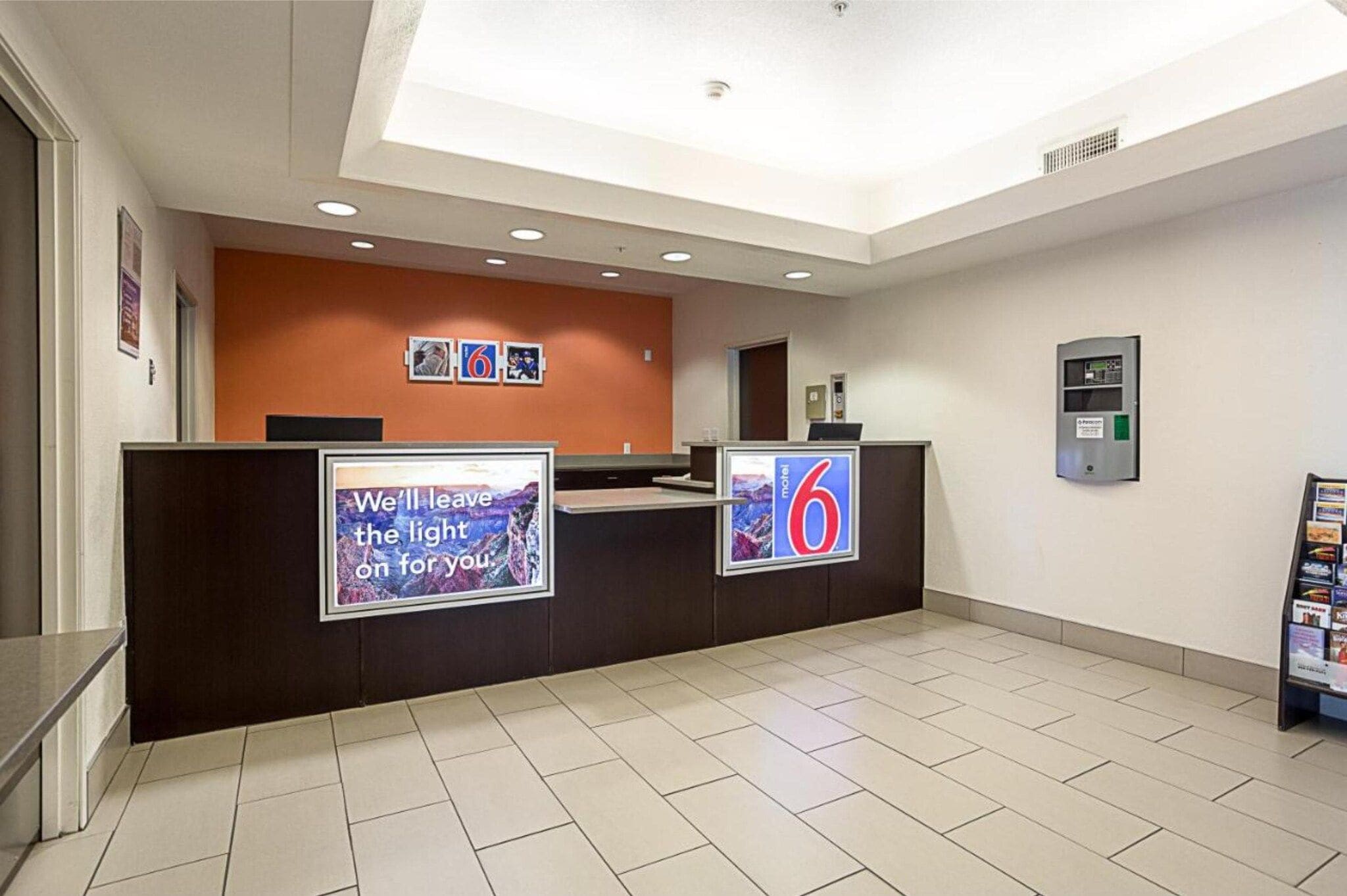 Entrance / Reception