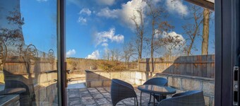 Donghai Forest Hot Spring Hotel
