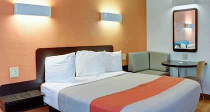 1 King Bed|Accessible|Tub,Nsmk