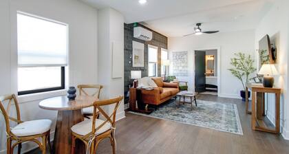 Mountain Home 1BR Steps From Downtown Square